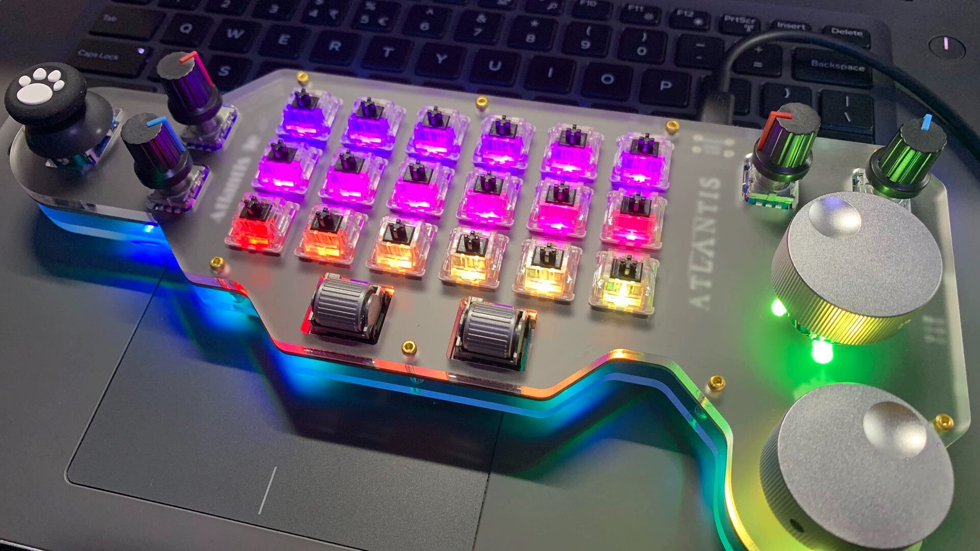 Gaming Accessories Europe - Teclado Mecânico com Múltiplos Botões 9eJOY,
